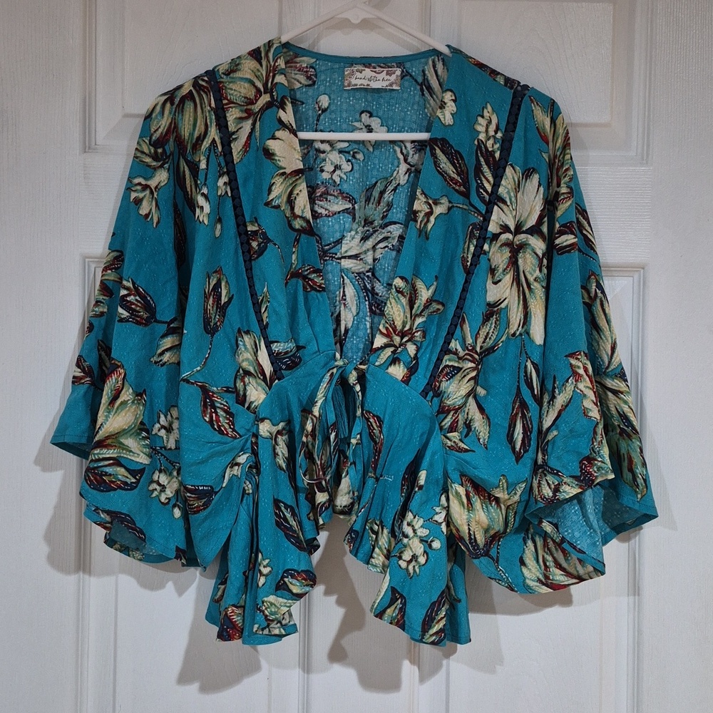 Band Of The Free Women's Size Small (I Brlieve) Teal Floral Ruffled Crop Top